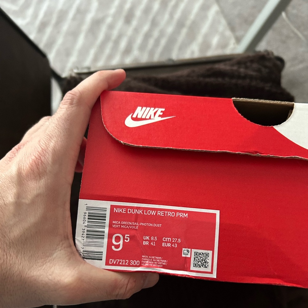 Panda Dunks size 9.5